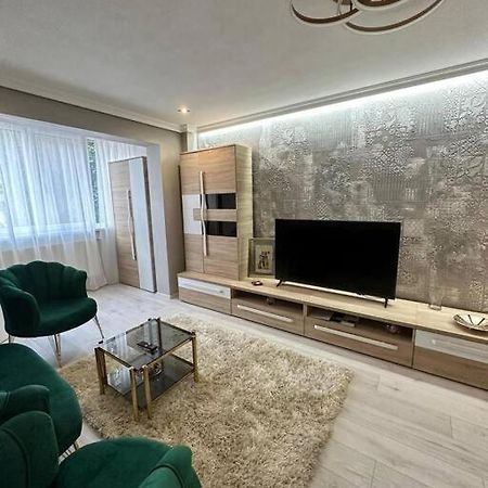 Stylish Apartment In Dambu Târgu-Mureş Extérieur photo